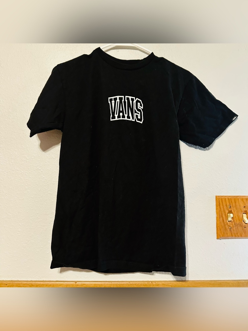 Vans unisex size SMALL Black Short Sleeve Tee with White Chest Logo